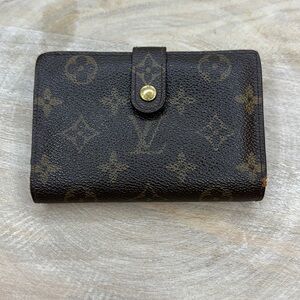 10498 Louis Vuitton